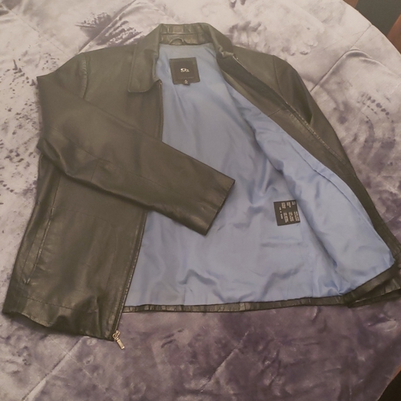 Leather jacket - Picture 2 of 5